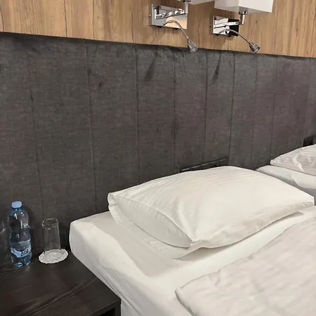 Cztery Korony Готель 3*
